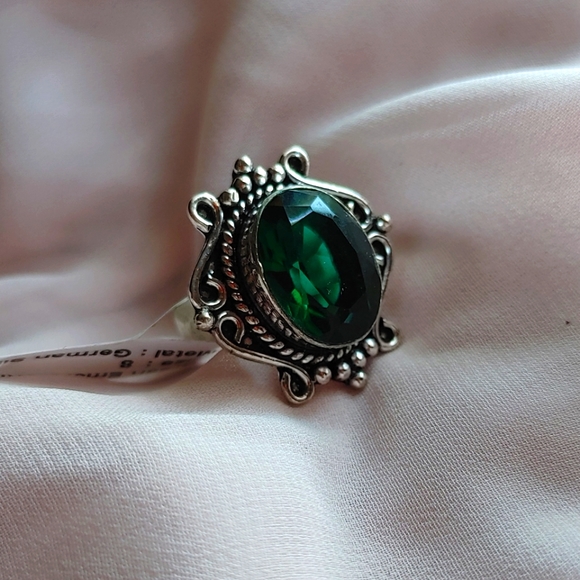 Emerald German Silver Ring - Picture 2 of 6